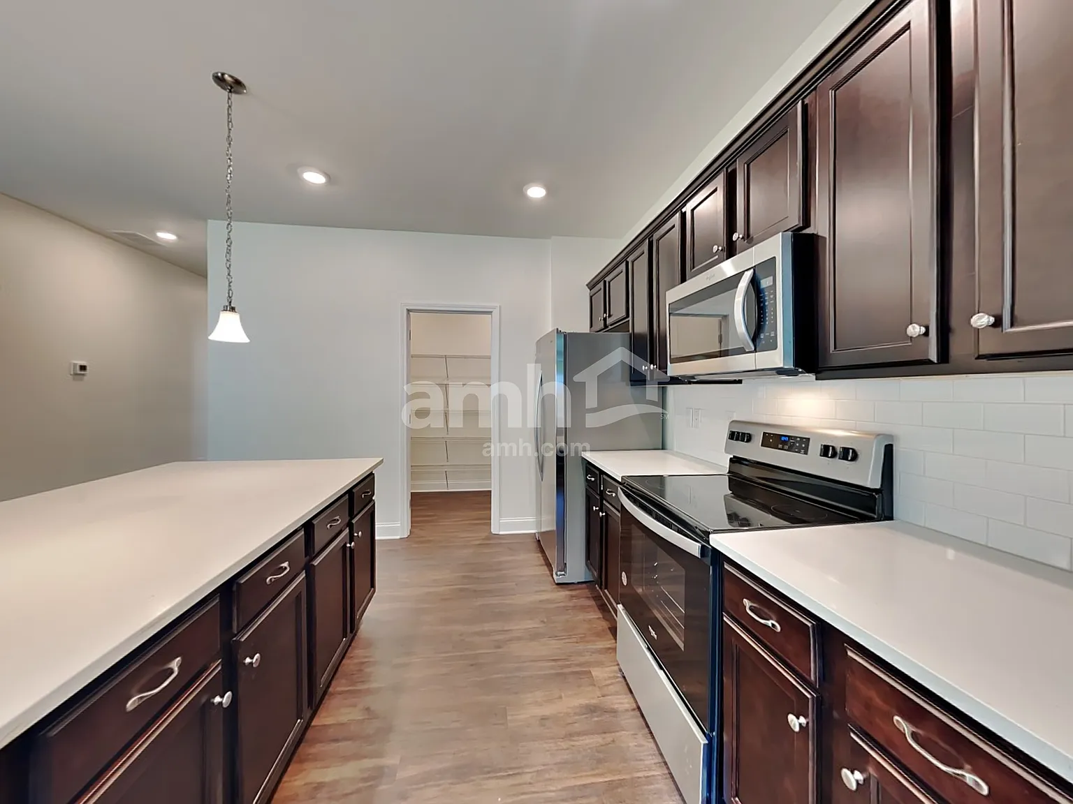 4 bed, 2.5 bath, 2449 sqft, $2,620 — Photo 4