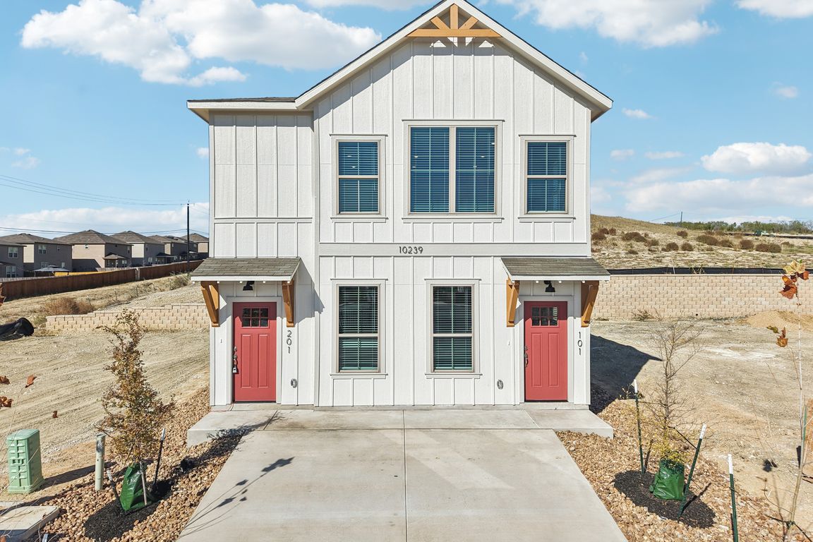 7127 Magnolia Crk Unit 101-S1511-026.jpg