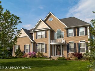 8 Morning View Ct, Chappaqua, NY 10514