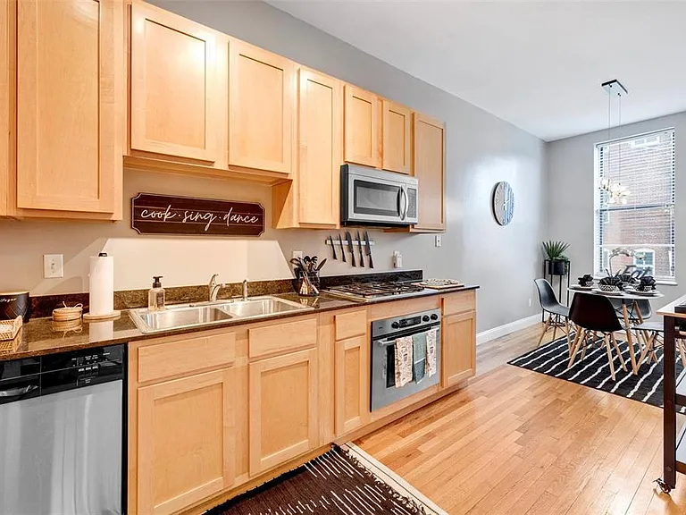1714 S Tucker Blvd #A — Photo 9