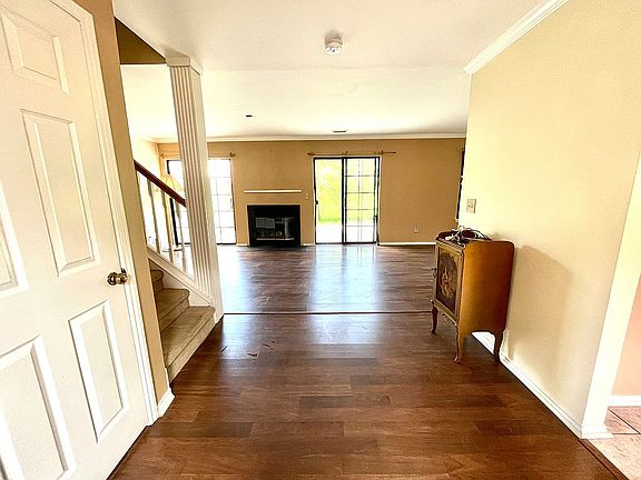 Entry Foyer w/ Hall Closet