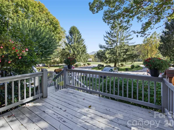 85 Wildflower Ln, Waynesville, NC 28786