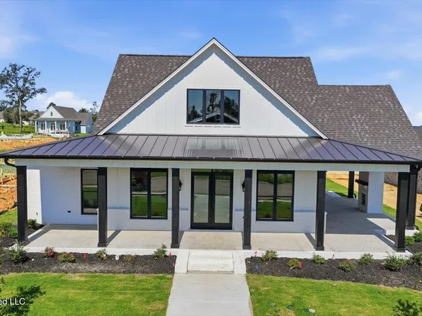 1017 Crepe Myrtle Dr, Brandon, MS 39047