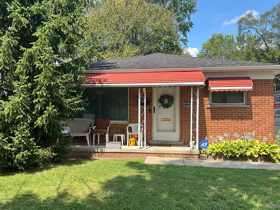 1st image of 25564 Currier St