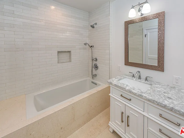 4182 Jackson Ave — Photo 13
