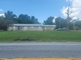 120 W South St, Dix, IL 62830