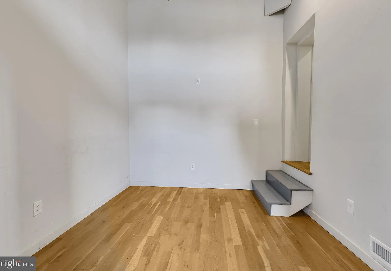 2 bed, 1.0 bath, $1,795 — Photo 4