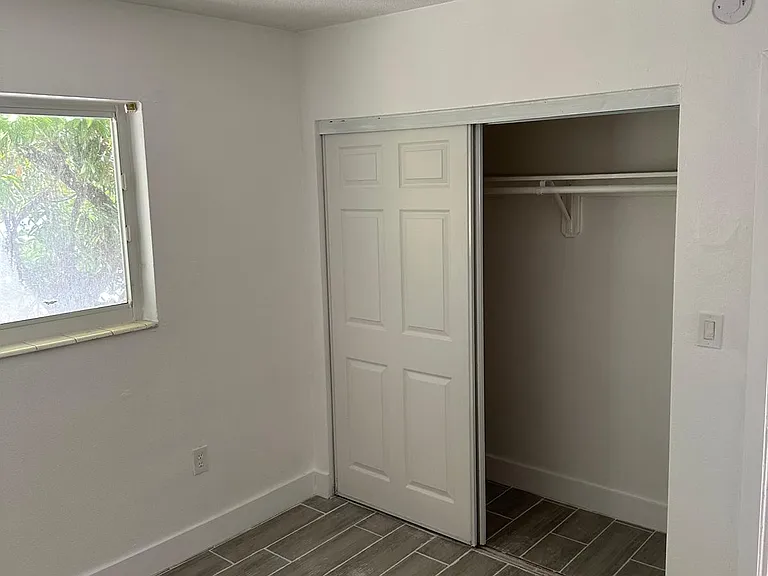 460 SW 7th St #5 — Photo 12
