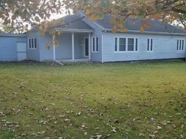 2 Tremont Ter, Hillsboro, IL 62049