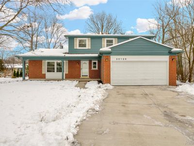 30120 Spring River Dr, Southfield, MI, 48076