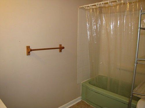 5th image of 572 Longfellow Ave