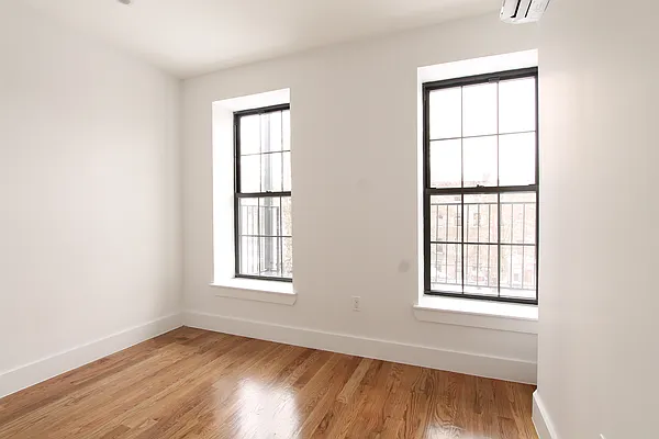 Rented by Compass | media 32