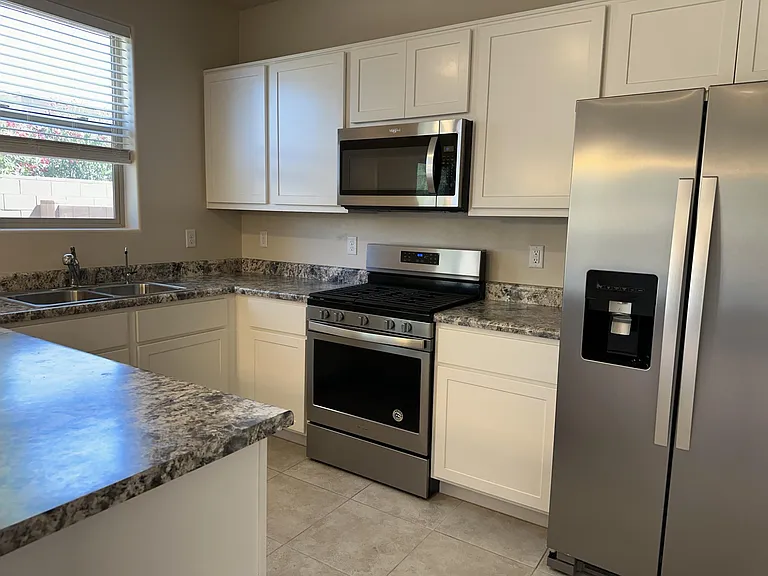4263 E Columbus Park Pl — Photo 7