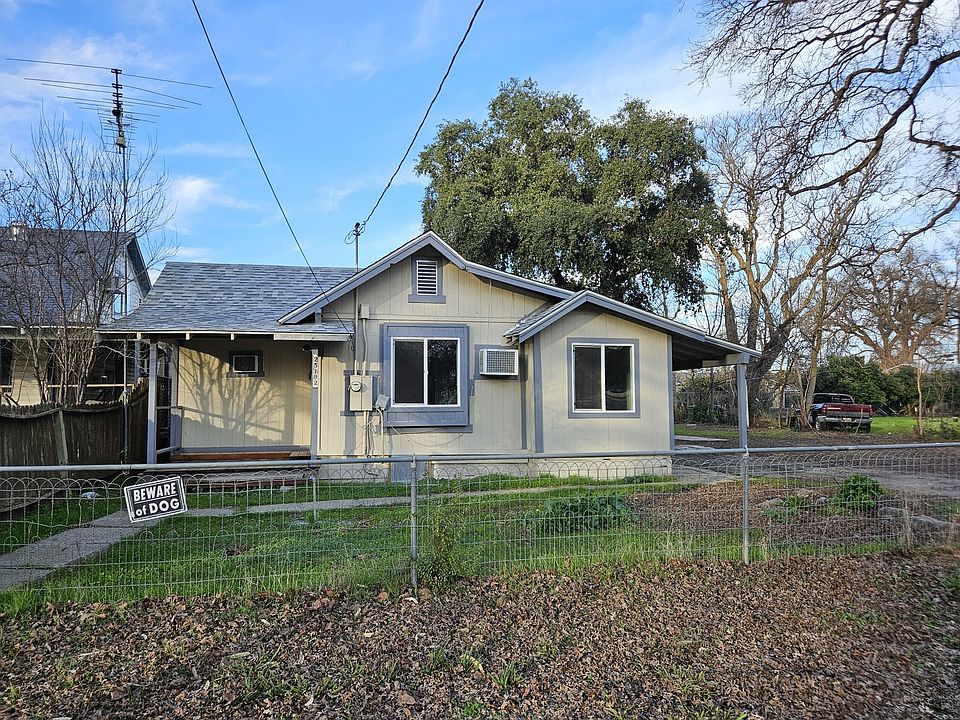 1st image of 25192 N Center St