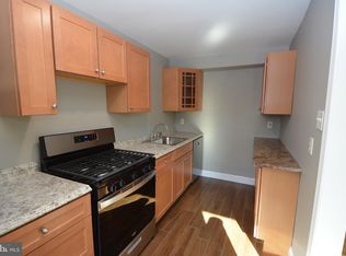 328 Westmont Dr, Collingdale, PA 19023