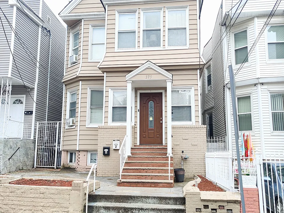 375 Union St #2