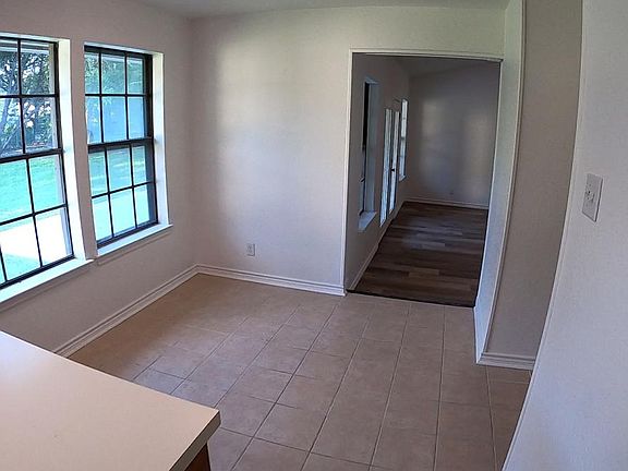 5th image of 2111 Chinaberry Cir #B