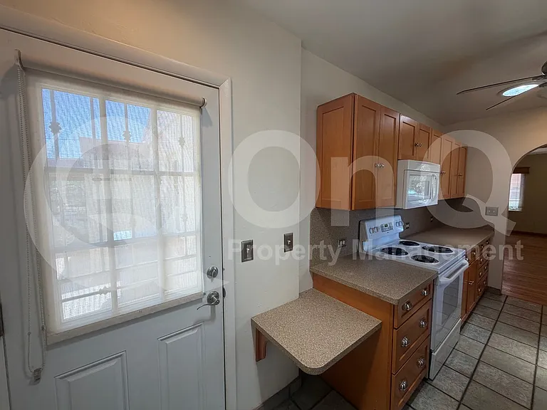 2926 E Waverly St — Photo 28