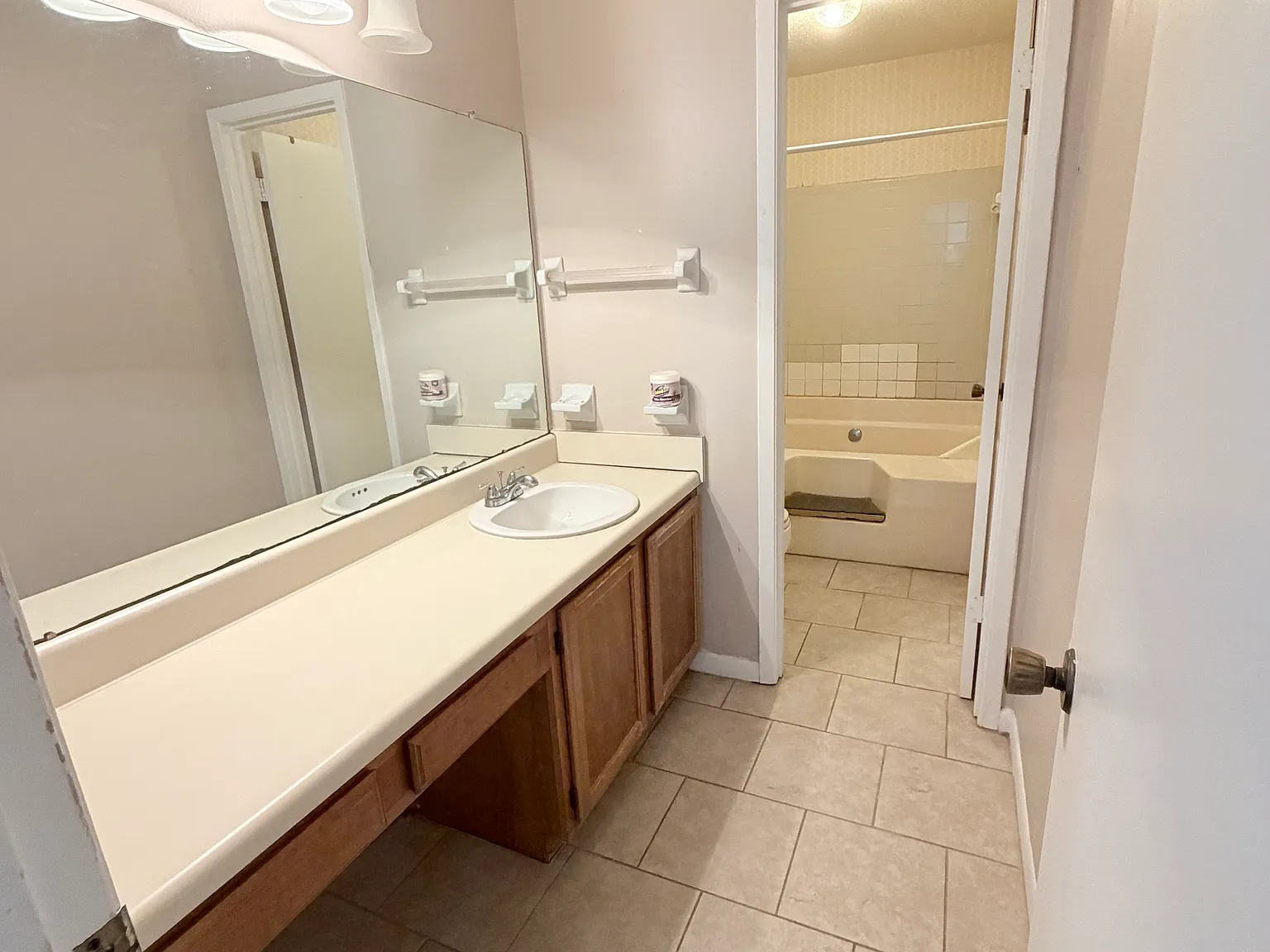 3 bed, 1769 sqft, $1,700 — Photo 2