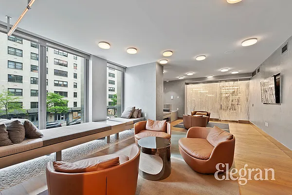 Sold by (Legacy) Elegran | media 9