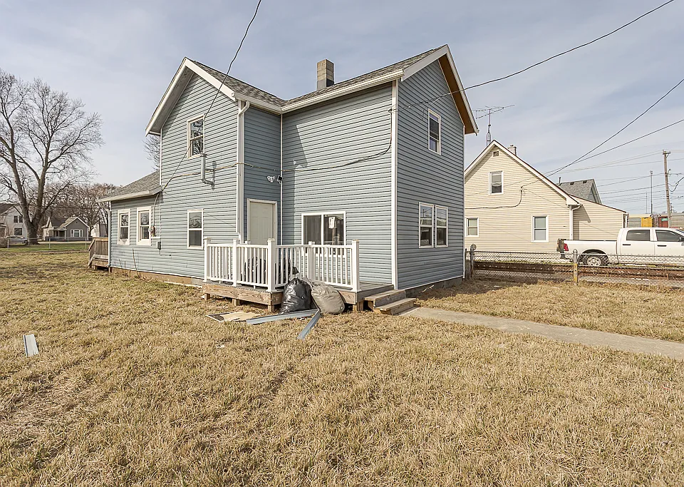 323 Trent St