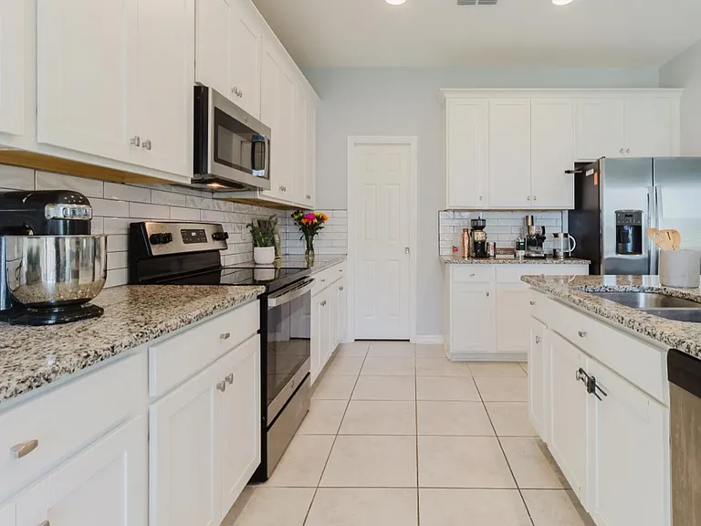 3047 Adams Cross Dr — Photo 5