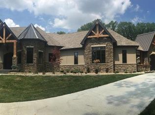 1060 Stonebrooke Ln, Wentzville, MO 63385