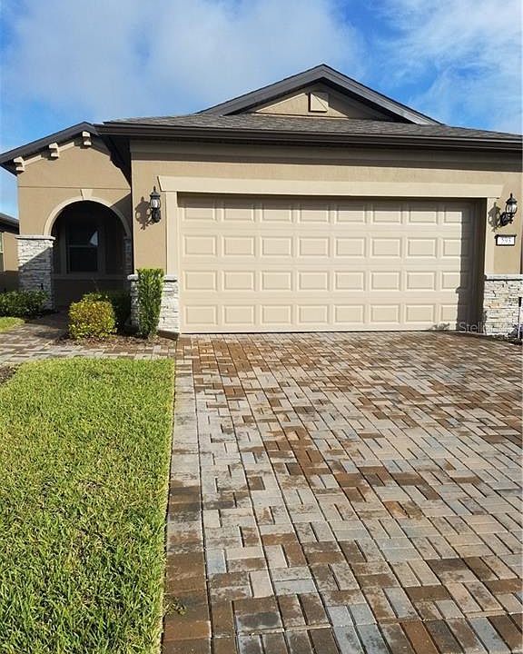 1st image of 593 Cantabria Dr