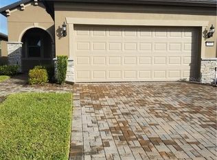 593 Cantabria Dr, Davenport, FL 33837