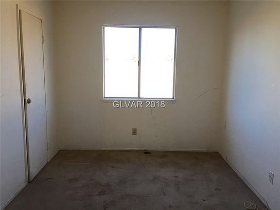 5th image of 996 Navajo Ln