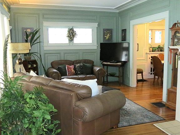 2nd image of 120 Bon Air Dr