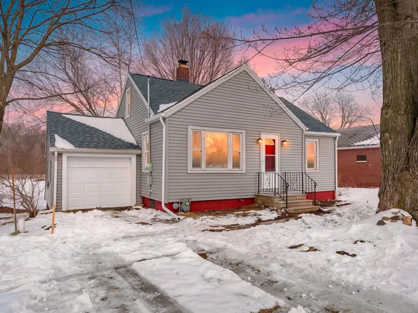 7349 Red Arrow Hwy, Watervliet, MI 49098