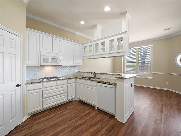 1106 Brook Arbor Dr — Photo 9