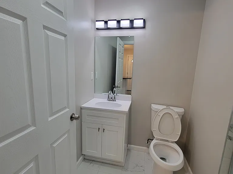 708 E Verdugo Ave #202 — Photo 4