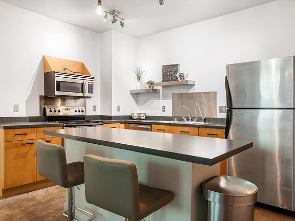 3rd image of 300 Tijeras Ave NE APT 206