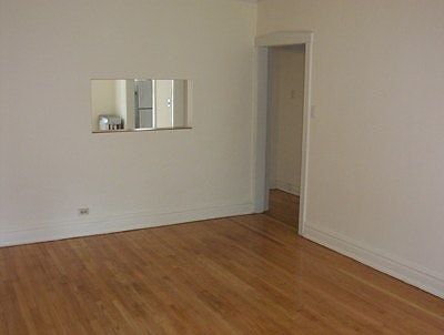 3rd image of 4805 1/2 N Hermitage Ave APT 1E