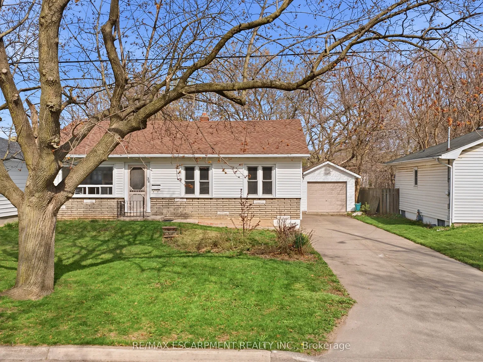 4 bed, $2,700 — Photo 1