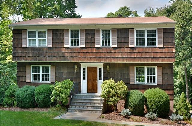 1st image of 8 William Puckey Dr