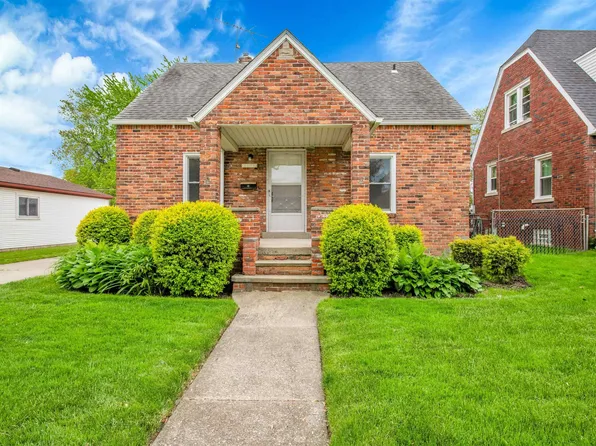 22932 Hoffman St, Saint Clair Shores, MI 48082