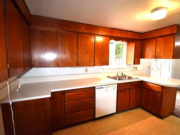 5th image of 865 E St #0