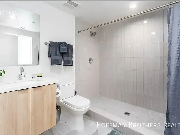 216 N Coronado St #216 — Photo 4