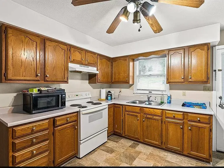 111 Miller St #A — Photo 3