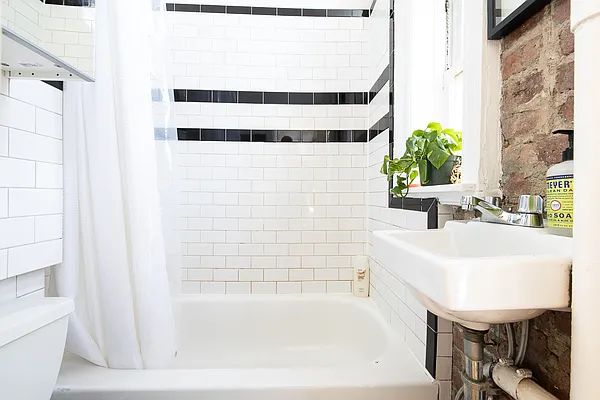 Rented by Brick&Mortar | media 9