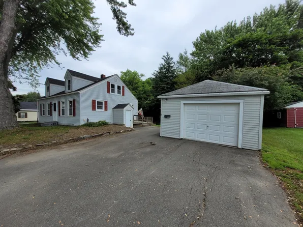 11 Hallowell Street, Winslow, ME 04901