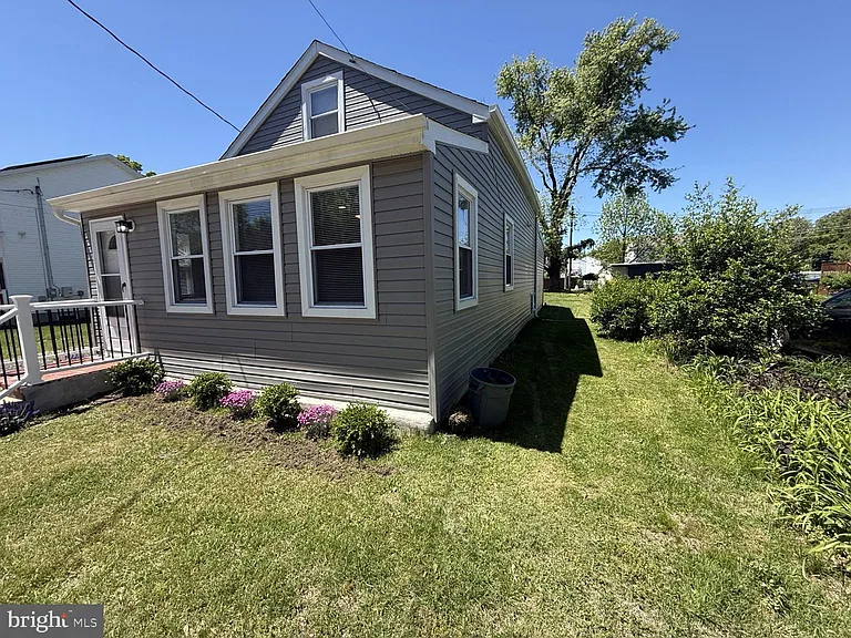 383 Johnson Ave — Photo 6