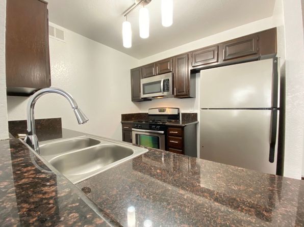 2330 N Cahuenga Blvd APT 108