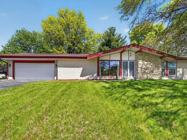3429 City View Dr, Rockford, IL 61101