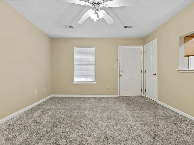 Briarwood Apartments — Photo 18