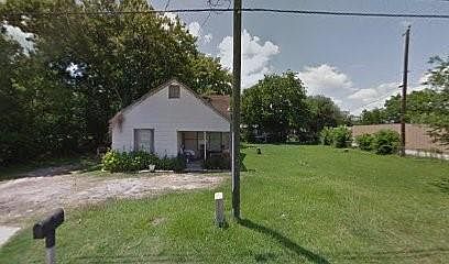 1st image of 2720 5th St
