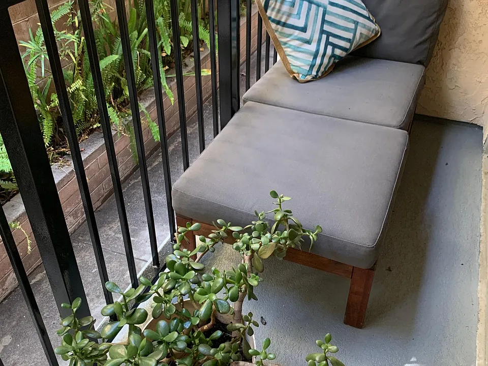 Shown with furniture from a previous tenancy